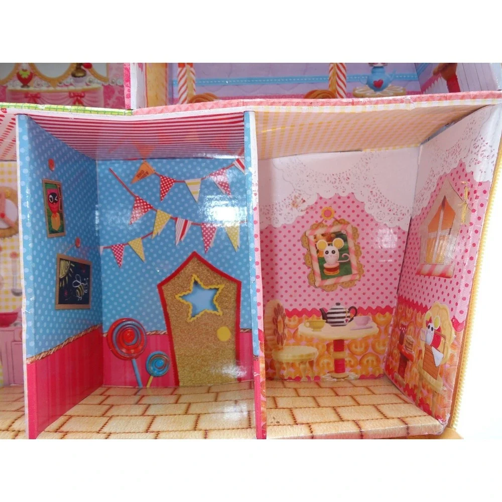 Lalaloopsy Carry Along Case & Doll House  2 Mini Dolls included Sunny‎ and Spot